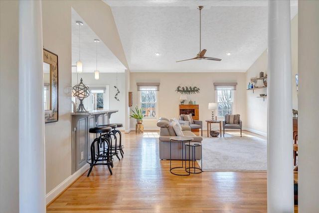 390 Stoneledge DR, Roanoke, VA 24019