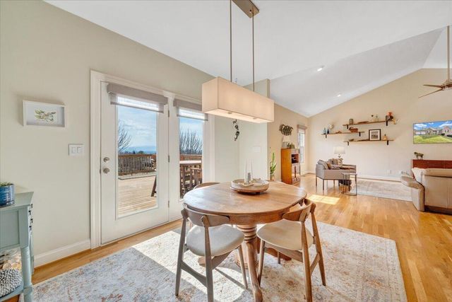 390 Stoneledge DR, Roanoke, VA 24019