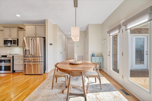 390 Stoneledge DR, Roanoke, VA 24019