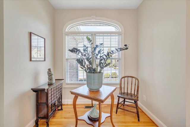 390 Stoneledge DR, Roanoke, VA 24019