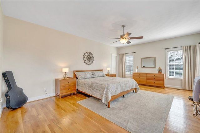 390 Stoneledge DR, Roanoke, VA 24019