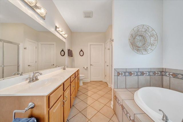 390 Stoneledge DR, Roanoke, VA 24019