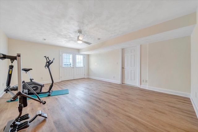 390 Stoneledge DR, Roanoke, VA 24019