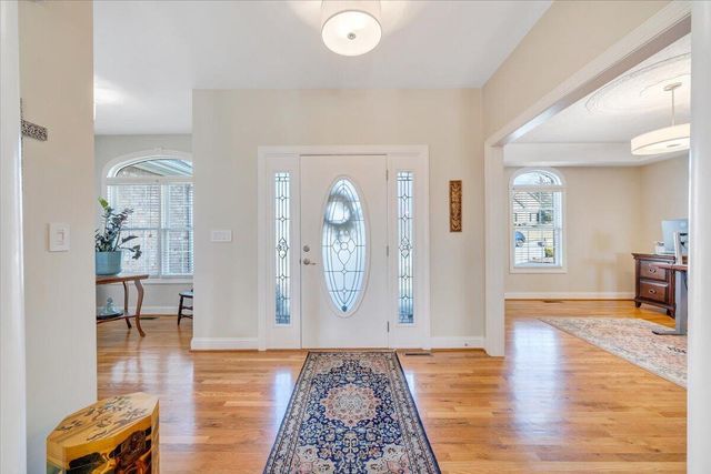 390 Stoneledge DR, Roanoke, VA 24019