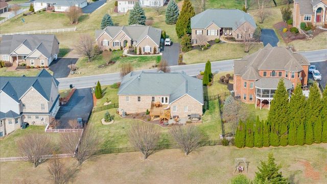 390 Stoneledge DR, Roanoke, VA 24019