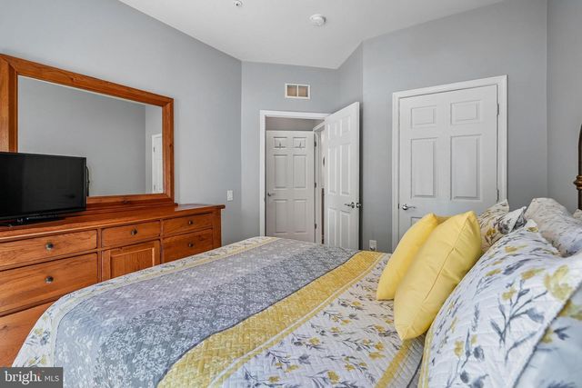 133 LONG POINT DR, Fredericksburg, VA 22406