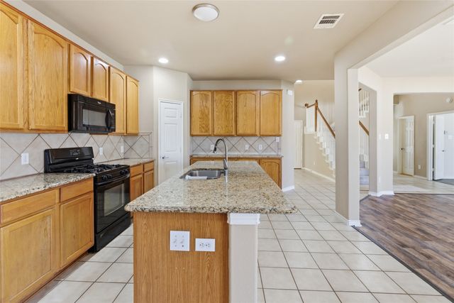 1117 Wenk Drive, Aubrey, TX 76227