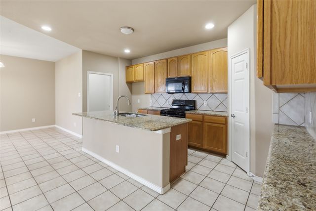 1117 Wenk Drive, Aubrey, TX 76227