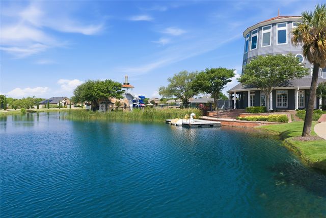1117 Wenk Drive, Aubrey, TX 76227