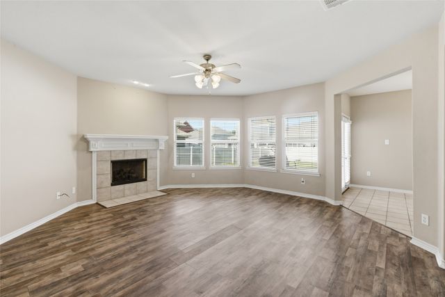 1117 Wenk Drive, Aubrey, TX 76227