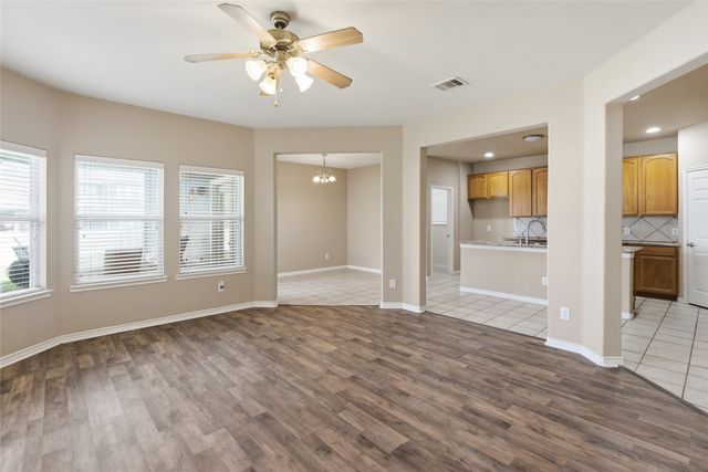 1117 Wenk Drive, Aubrey, TX 76227