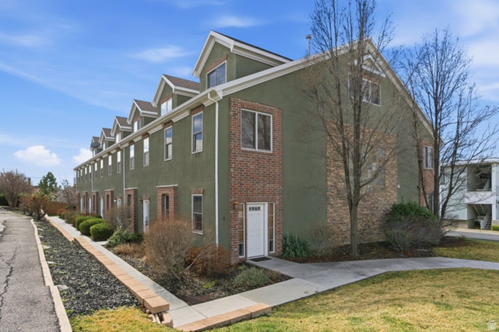 Image 27 of property listing at 940 E 700 S #3, Salt Lake City, UT 84102