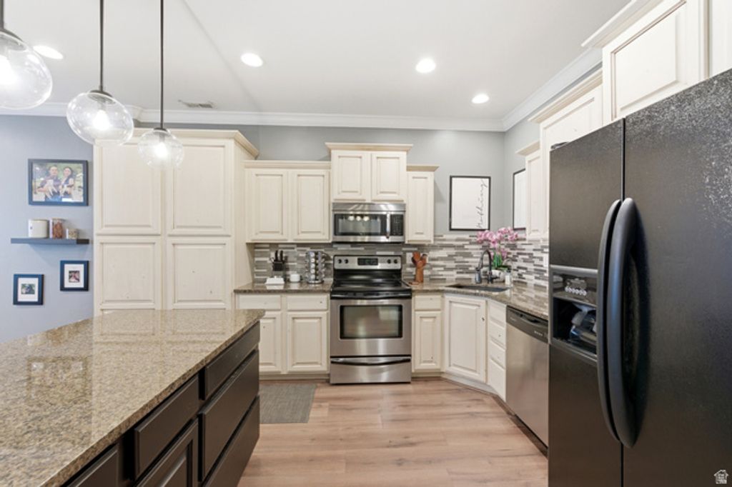 Image 7 of property listing at 940 E 700 S #3, Salt Lake City, UT 84102