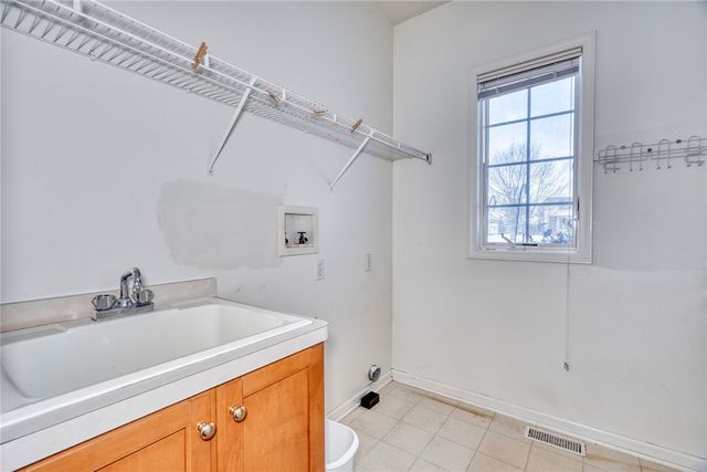 5 Ceramar Drive, Perinton, NY 14526