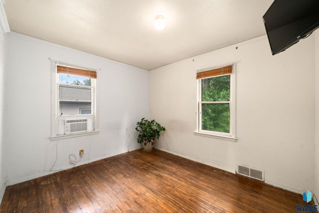 212 W 42nd St Street, Sioux Falls, SD 57105