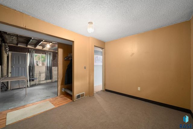 212 W 42nd St Street, Sioux Falls, SD 57105