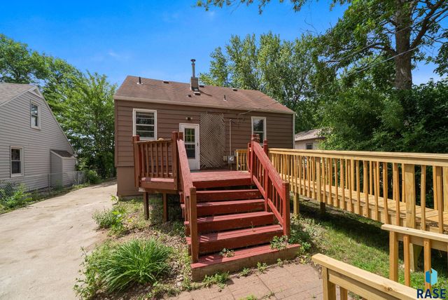 212 W 42nd St Street, Sioux Falls, SD 57105