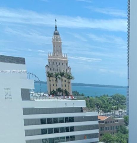 851 NE 1st Ave 1011, Miami, FL 33132