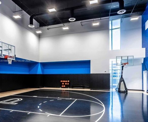 851 NE 1st Ave 1011, Miami, FL 33132