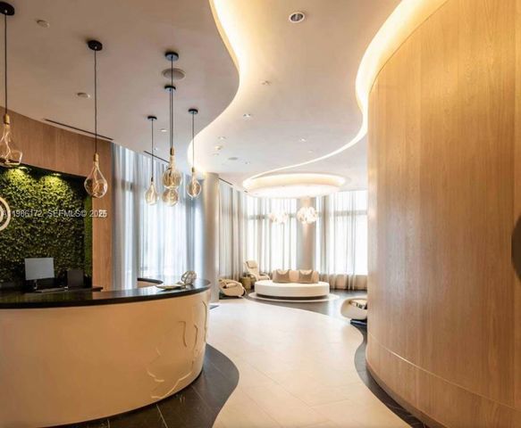 851 NE 1st Ave 1011, Miami, FL 33132