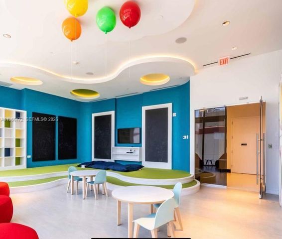 851 NE 1st Ave 1011, Miami, FL 33132