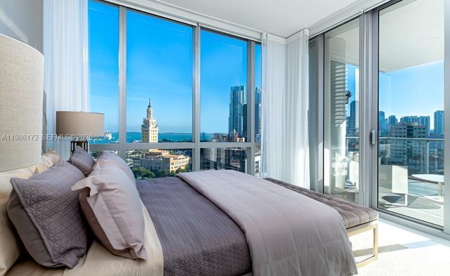 851 NE 1st Ave 1011, Miami, FL 33132