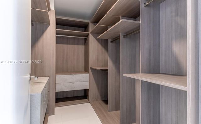 851 NE 1st Ave 1011, Miami, FL 33132