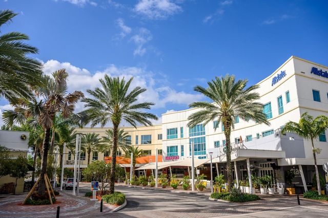 801 Lyons Road 19108, Coconut Creek, FL 33063