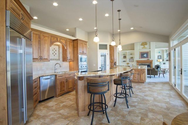 9917 Carter Road, Mazomanie, WI 53560