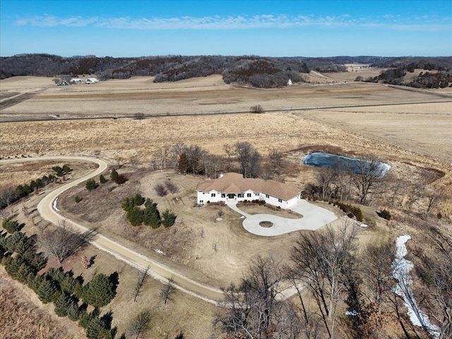 9917 Carter Road, Mazomanie, WI 53560