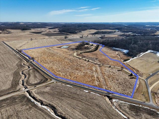 9917 Carter Road, Mazomanie, WI 53560