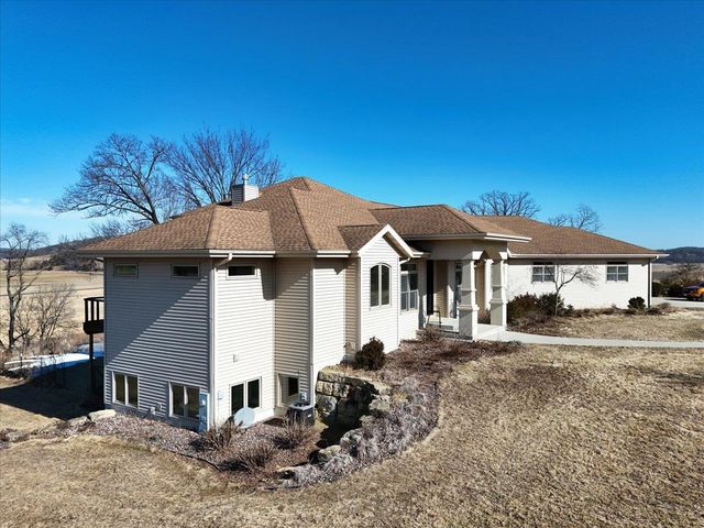 9917 Carter Road, Mazomanie, WI 53560