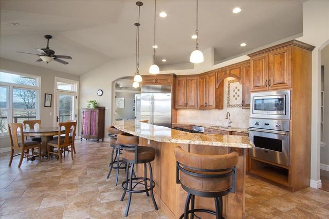 9917 Carter Road, Mazomanie, WI 53560