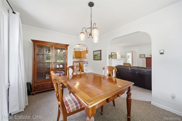 665 S Howell Street, Pinckney Village, MI 48169