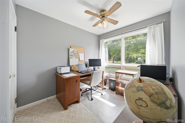 665 S Howell Street, Pinckney Village, MI 48169
