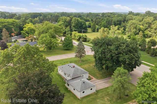 665 S Howell Street, Pinckney Village, MI 48169