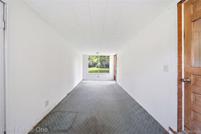 665 S Howell Street, Pinckney Village, MI 48169
