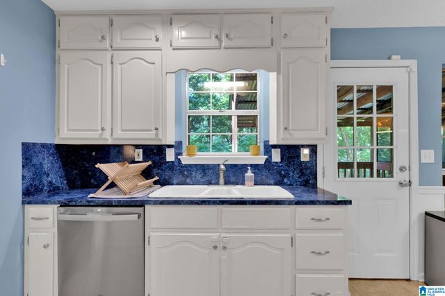 659 RIDGE TOP CIRCLE, Birmingham, AL 35206