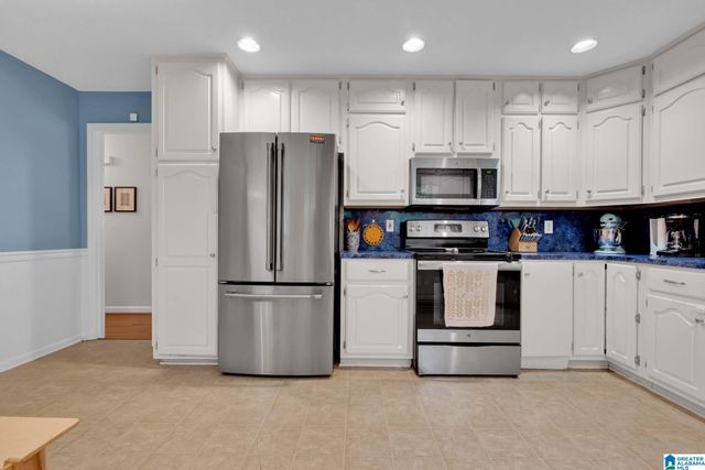 659 RIDGE TOP CIRCLE, Birmingham, AL 35206