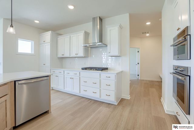 17118 Emma Street, Bennington, NE 68007