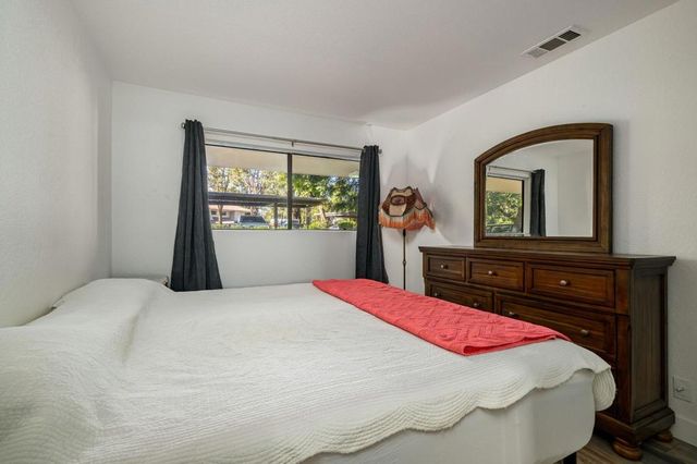 680 N Ashurst Court 102, Palm Springs, CA 92262