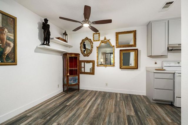 680 N Ashurst Court 102, Palm Springs, CA 92262