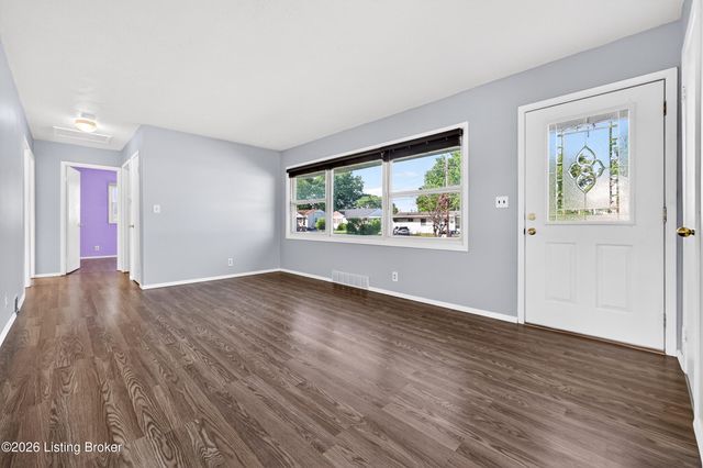 330 E Southside Ct, Louisville, KY 40214