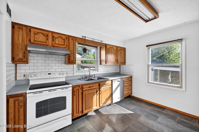 330 E Southside Ct, Louisville, KY 40214