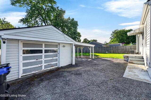 330 E Southside Ct, Louisville, KY 40214