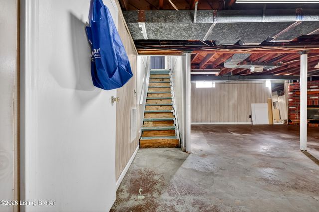 330 E Southside Ct, Louisville, KY 40214