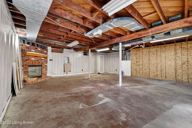 330 E Southside Ct, Louisville, KY 40214