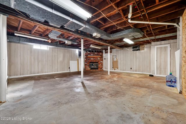 330 E Southside Ct, Louisville, KY 40214