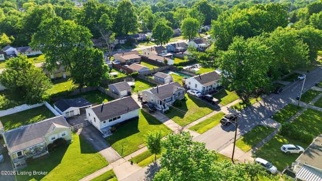 330 E Southside Ct, Louisville, KY 40214