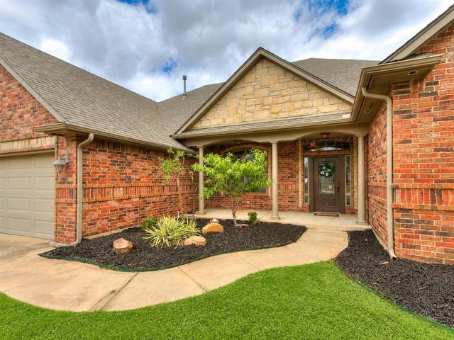 245 E Mobile Terrace, Mustang, OK 73064